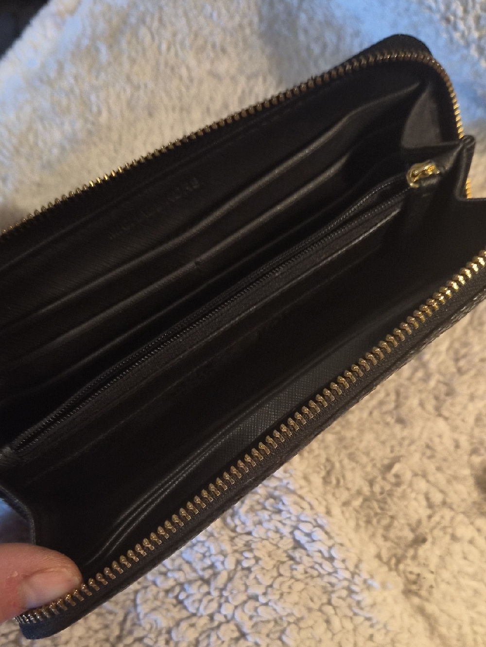 Michael Kors black snakeskin wallet - Picture 3 of 7